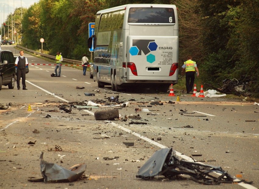 Schwerer VU Koeln Immendorf Kerkraderstr P122.JPG